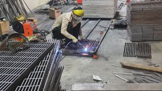 Look, how is the steel grating produced?