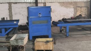 Steel grating is produced in this way.
